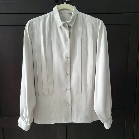 Tops - 100% silk blouse. Size 4